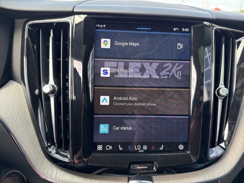 Certified 2025 Volvo XC60 B5 Plus image 12