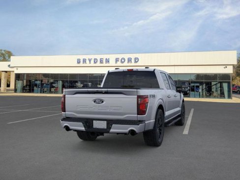 New 2025 Ford F150 XLT w/ Equipment Group 302A MID image 8