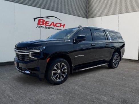 Used 2022 Chevrolet Suburban LT w/ Luxury Package image 1
