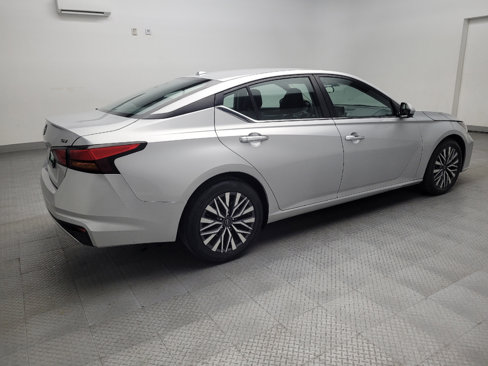Used 2023 Nissan Altima 2.5 SV image 10