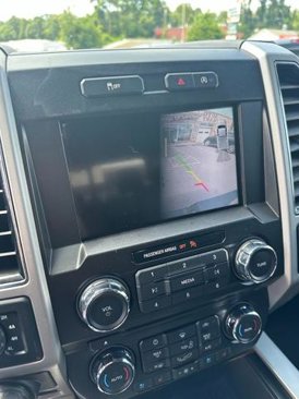 Used 2018 Ford F150 Lariat w/ Trailer Tow Package image 21
