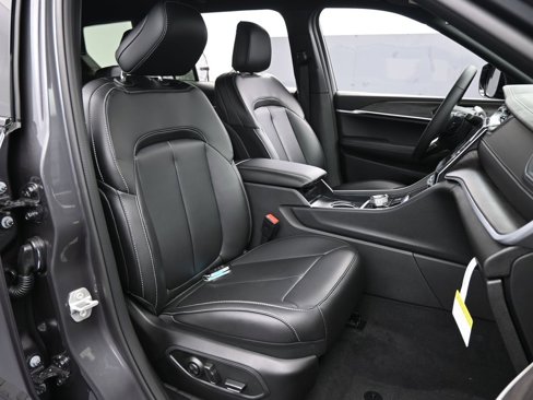 New 2025 Jeep Grand Cherokee L Limited w/ Black Appearance Package image 43