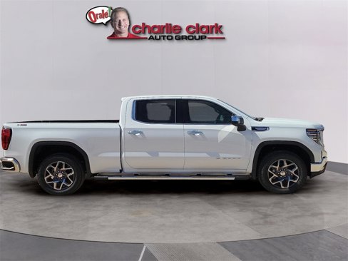 New 2025 GMC Sierra 1500 SLT image 6