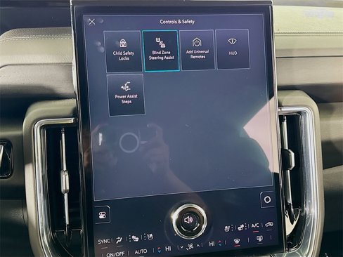Used 2025 GMC Yukon XL Denali image 61