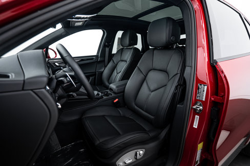 New 2026 Porsche Macan image 5