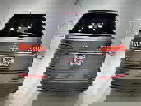 Used 2021 Audi Q7 3.0T Premium Plus w/ Executive Package image 7
