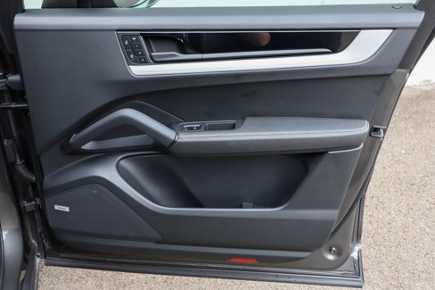 Used 2024 Porsche Cayenne Coupe image 35