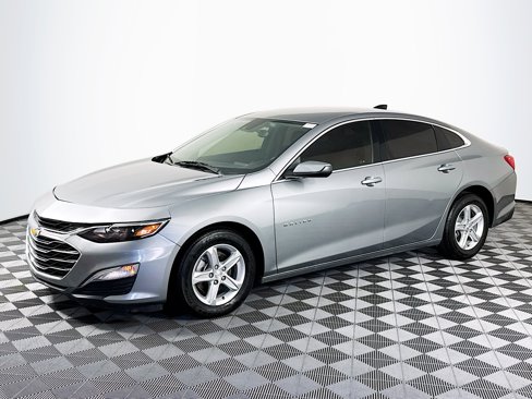 Used 2025 Chevrolet Malibu LS image 4