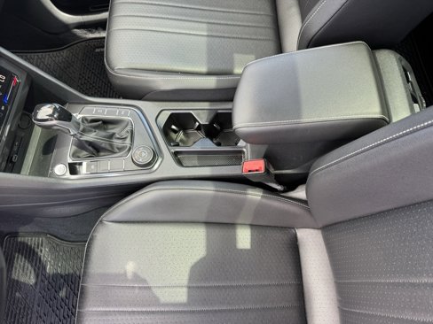 Used 2022 Volkswagen Tiguan SE R-Line image 15