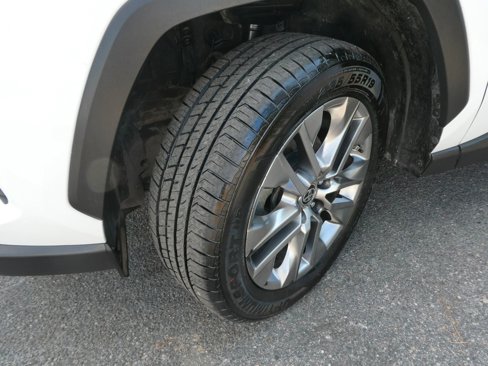 Used 2019 Toyota RAV4 XLE Premium image 32