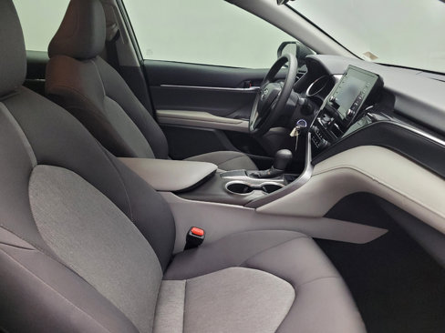 Used 2021 Toyota Camry LE image 21