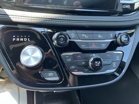 New 2026 Chrysler Pacifica Select image 36
