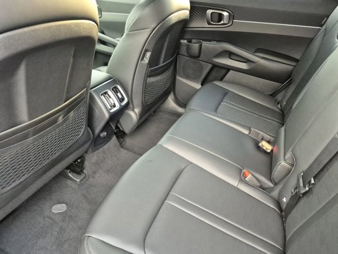 New 2025 Kia Sorento S image 12