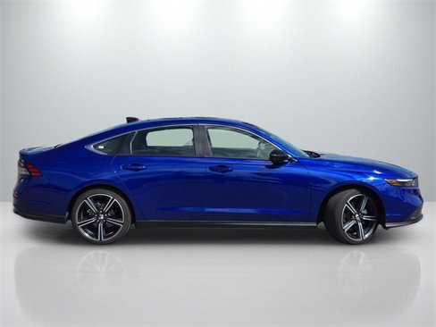 Used 2025 Honda Accord Sport image 3