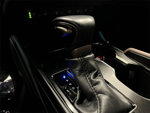 Certified 2024 Lexus ES 300h w/ Premium Package image 21