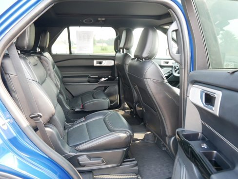 Used 2023 Ford Explorer ST w/ Technology Package image 15
