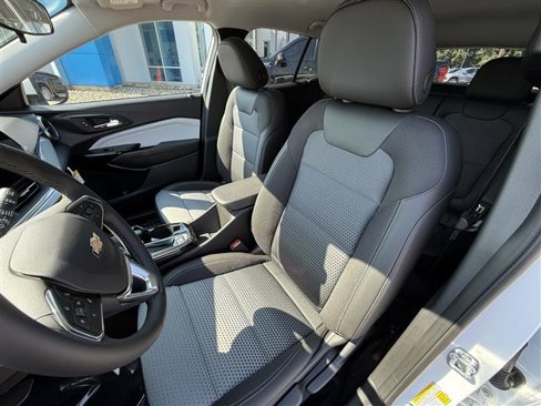 New 2025 Chevrolet Trax LT w/ LT Convenience Package image 14
