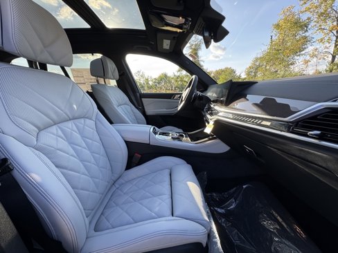New 2026 BMW X5 M60i w/ Executive Package image 28
