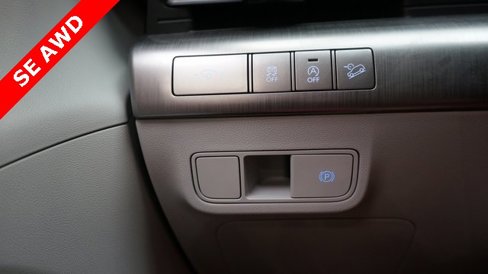 Used 2024 Hyundai Kona SE image 27