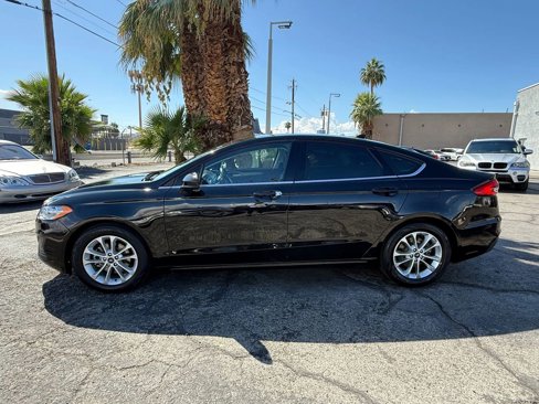 Used 2019 Ford Fusion SE image 2