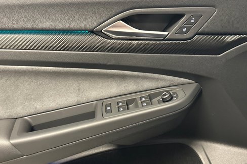 New 2025 Volkswagen Golf R Black Edition image 10