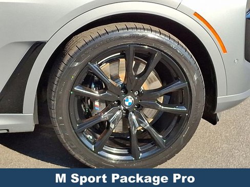 Used 2024 BMW X7 xDrive40i w/ M Sport Package image 10