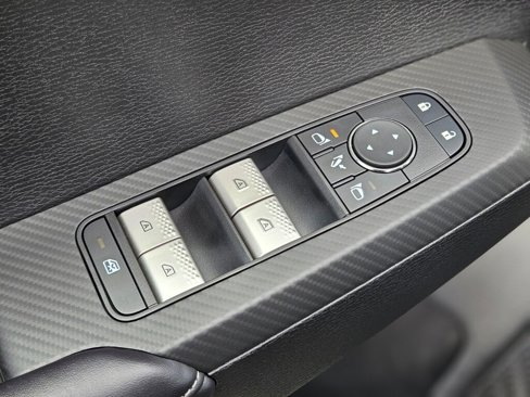 New 2025 Mitsubishi Outlander SE image 16