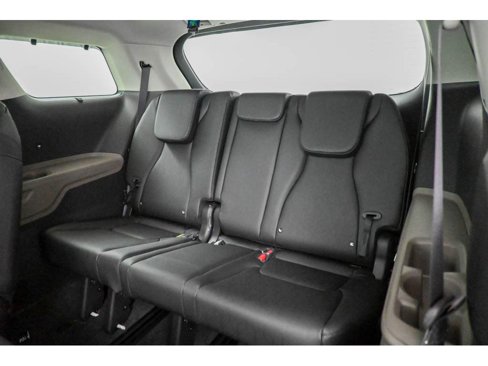 New 2026 Kia Carnival EX image 10