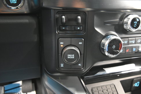 New 2025 Ford F350 Lariat w/ Lariat Ultimate Package image 15