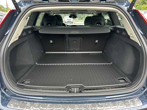 New 2026 Volvo V60 B5 Cross Country Plus w/ Climate Package image 14