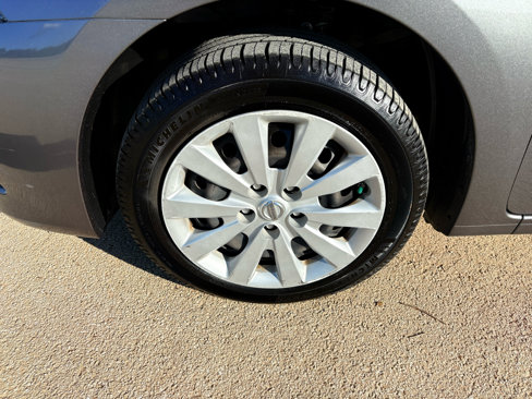 Used 2015 Nissan Sentra SV w/ Navigation Package image 6