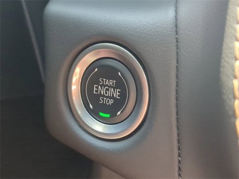 Used 2024 GMC Yukon XL AT4 w/ Technology Package image 17