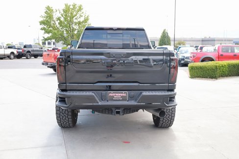 Used 2025 GMC Sierra 2500 AT4X image 5