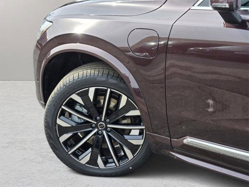 Used 2025 Volvo XC90 T8 Plus w/ Protection Package Premier image 31