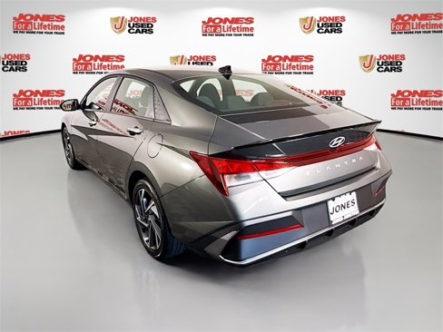 Certified 2025 Hyundai Elantra Sport image 2