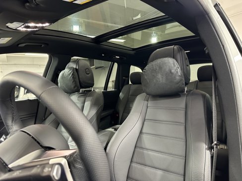 New 2026 Mercedes-Benz GLS 580 4MATIC image 14