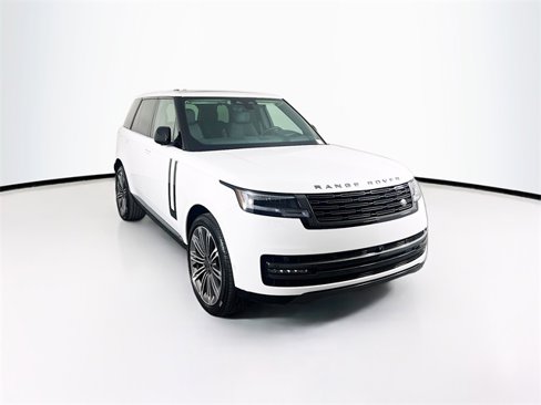 Used 2025 Land Rover Range Rover SE image 3