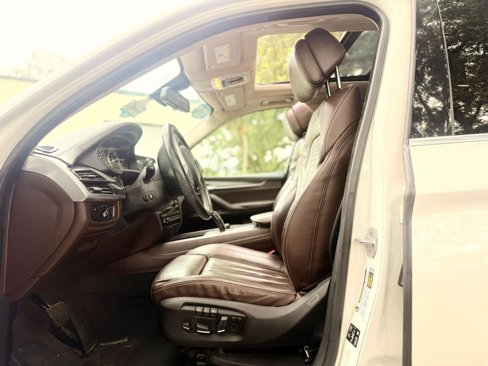 Used 2016 BMW X5 xDrive50i image 12