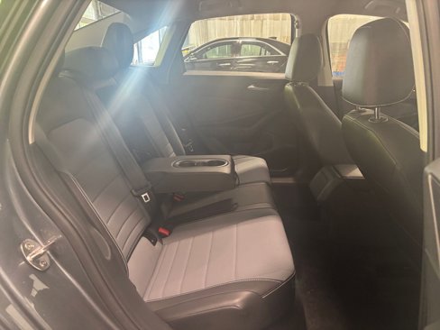 Used 2025 Volkswagen Jetta SE image 38