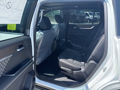 New 2026 GMC Acadia Denali w/ LPO, Floor Liner Package image 13