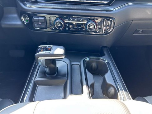 Used 2022 Chevrolet Silverado 1500 ZR2 w/ Technology Package image 16