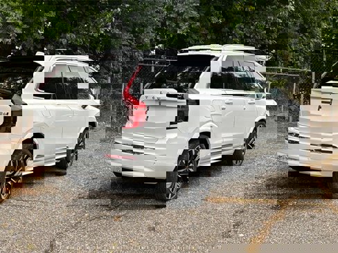 New 2026 Volvo XC90 B6 Ultra image 2