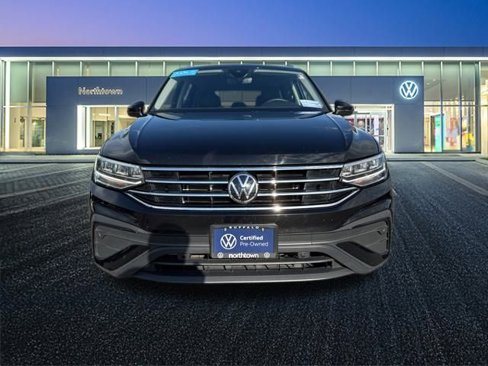 Certified 2024 Volkswagen Tiguan SE image 9