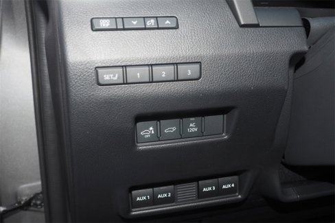 Used 2025 Lexus GX 550 image 13
