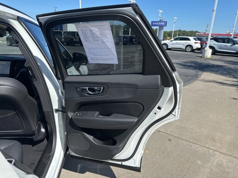 Certified 2025 Volvo XC60 B5 Plus image 29