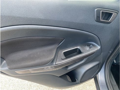 Used 2020 Ford EcoSport SE image 24