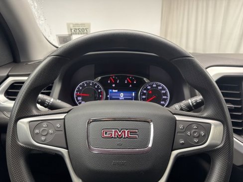 Used 2023 GMC Acadia SLE w/ Driver Convenience Package image 16