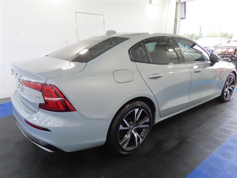 Used 2025 Volvo S60 B5 Core image 16