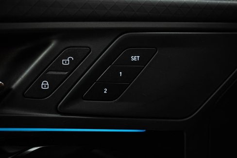 Used 2025 BMW X2 xDrive28i image 16