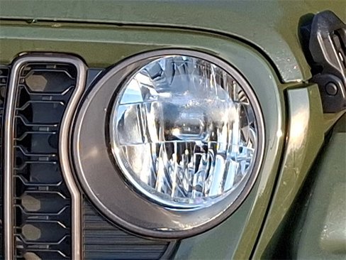 Used 2024 Jeep Wrangler Unlimited image 9